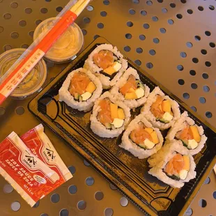 Mango Philadelphia Roll
