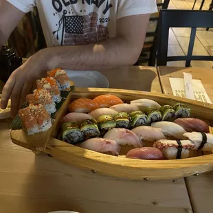 Sushi boat for two