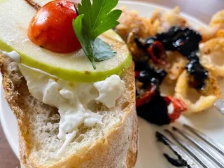 Wesley & Rose Lobby Bar