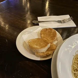 Bread you get when you order pasta. It's good