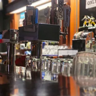 interior: clean bar, solid selection, comfortable seating, kind staff