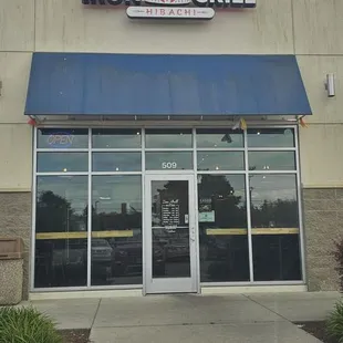 Front of Iron Grill Hibachi