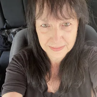 Lynda B.