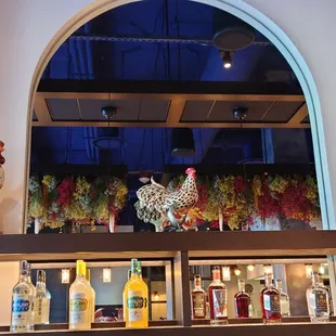 Rooster and chicken décor