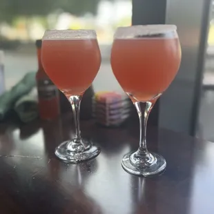 Strawberry mimosas