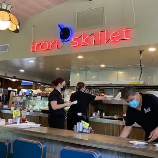 sushi and sashimi, interior