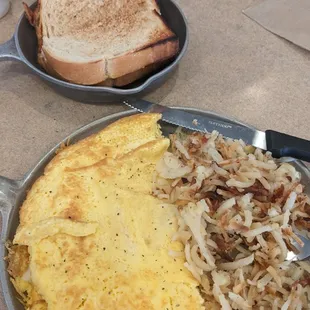 Cheese Omelet with hashbrowns
