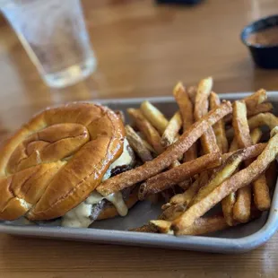 Beer cheese &amp; bacon burger