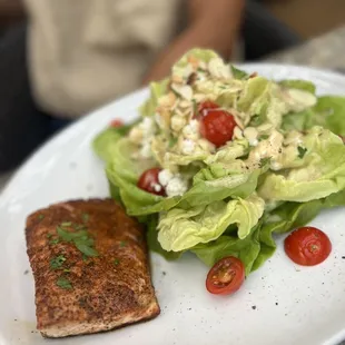 Salmon and butter leaf salad