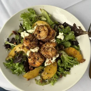 Peach special salad with shrimp