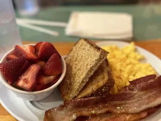 Two Chicks Café - CBD