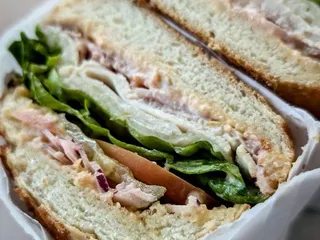Lou's Cafe