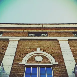 Gorgeous 1920s architecture!