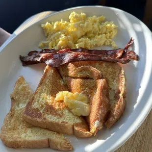 Irvs breakfast with scrambled eggs