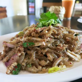 Larb Woon Sen