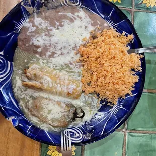 Chili relleno &amp; tamale combo plate