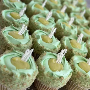 a close up of the cupcakes