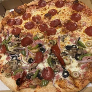 Half pepperoni half deluxe