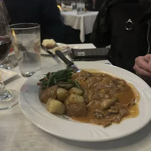 My husband ordered the Veal Marsala, he liked it.