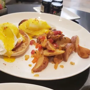 Queens Hash Eggs Benedict