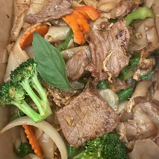 Pad Kee Mao Beef