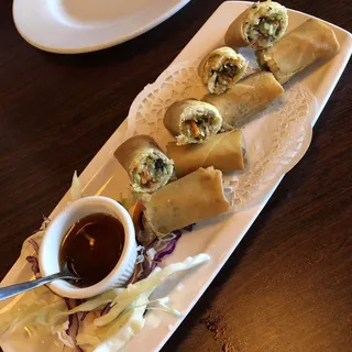 Crispy Egg Rolls / ปอเปี๊ยะทอด
