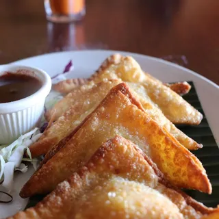 Crab Rangoon / เกี๊ยวปูทอดครีมชีส