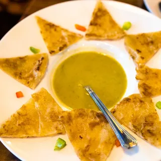 Roti with Green Curry / โรตีแกงเขียว