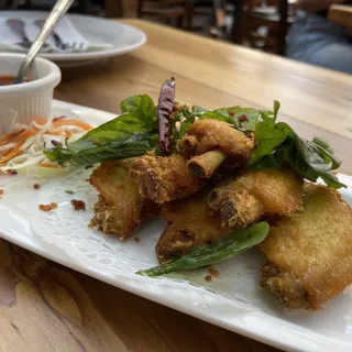 Fried Chicken Wings / ปีกไก่ทอด