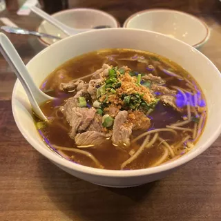 Beef Noodle Soup / ก๋วยเตี๋ยวเนื้อ