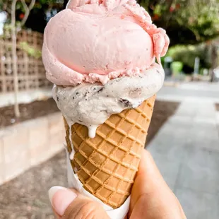 Strawberry + Oreo Cookie