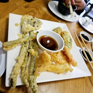 Vegetable &amp; shrimp tempura