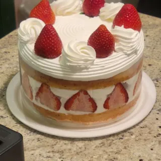 7" Fresh Strawberry Shortcake