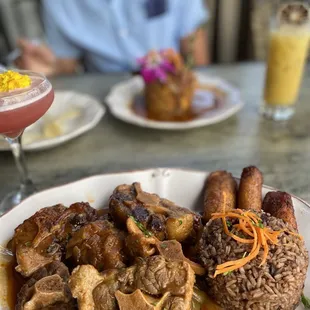 Oxtail stew with congri: a must order