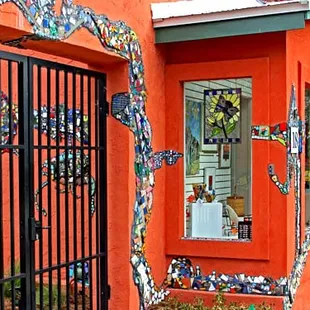 View of sidewalk entrance to IAA Gallery.