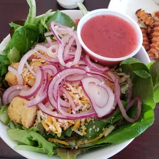 House salad with raspberry vinaigrette