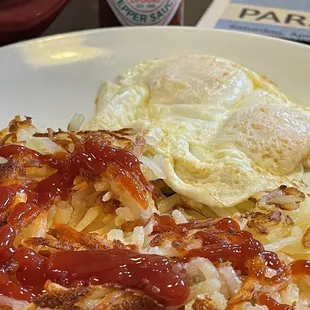 Eggs, hashbrowns, and a biscuit