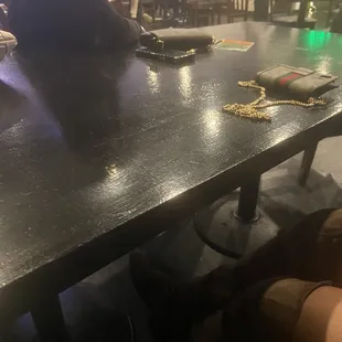 The empty table of 7 ppl that waited over 20 minutes to be  served