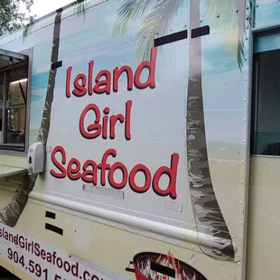 This is my first time trying Island Girl seafood and I was very pleased with my dinner!