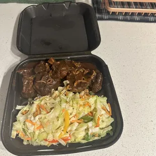 Oxtails and mixed vegetables