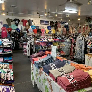 8/16/19. The tourist tour bus makes a stop here coming from Waikiki.