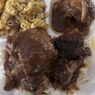 Bbq chicken with white rice, Mac &amp; cheese