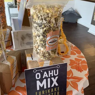 Oahu Mix (furikake and butter)