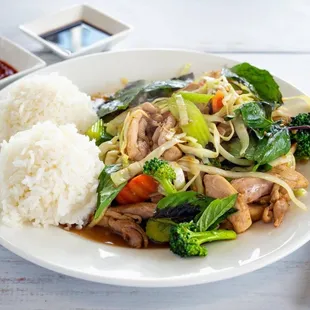 Stir fried vegetable with chicken