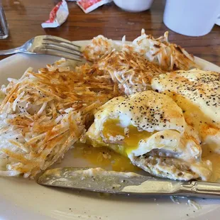 Eggs Benedict with Hashbrowns