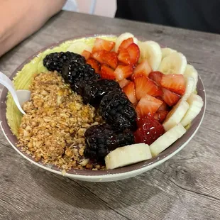 BlackBerry açaí bowl