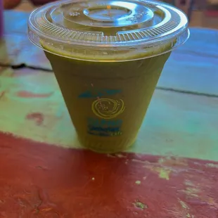 Peach smoothie with spinach