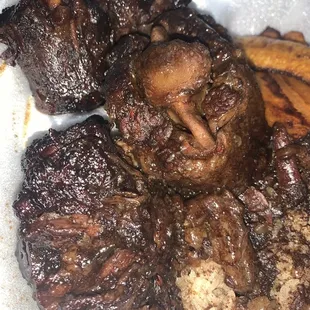 Oxtails, Sweet Fried Plantains