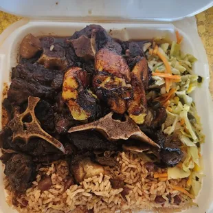 Large Oxtails meal and super delicious.