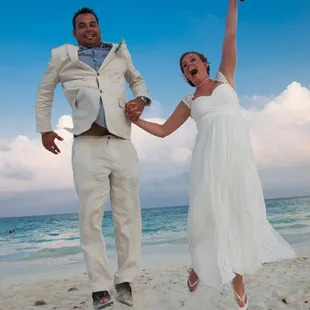 Kyle and Jen tying the knot at Playacar Palace!